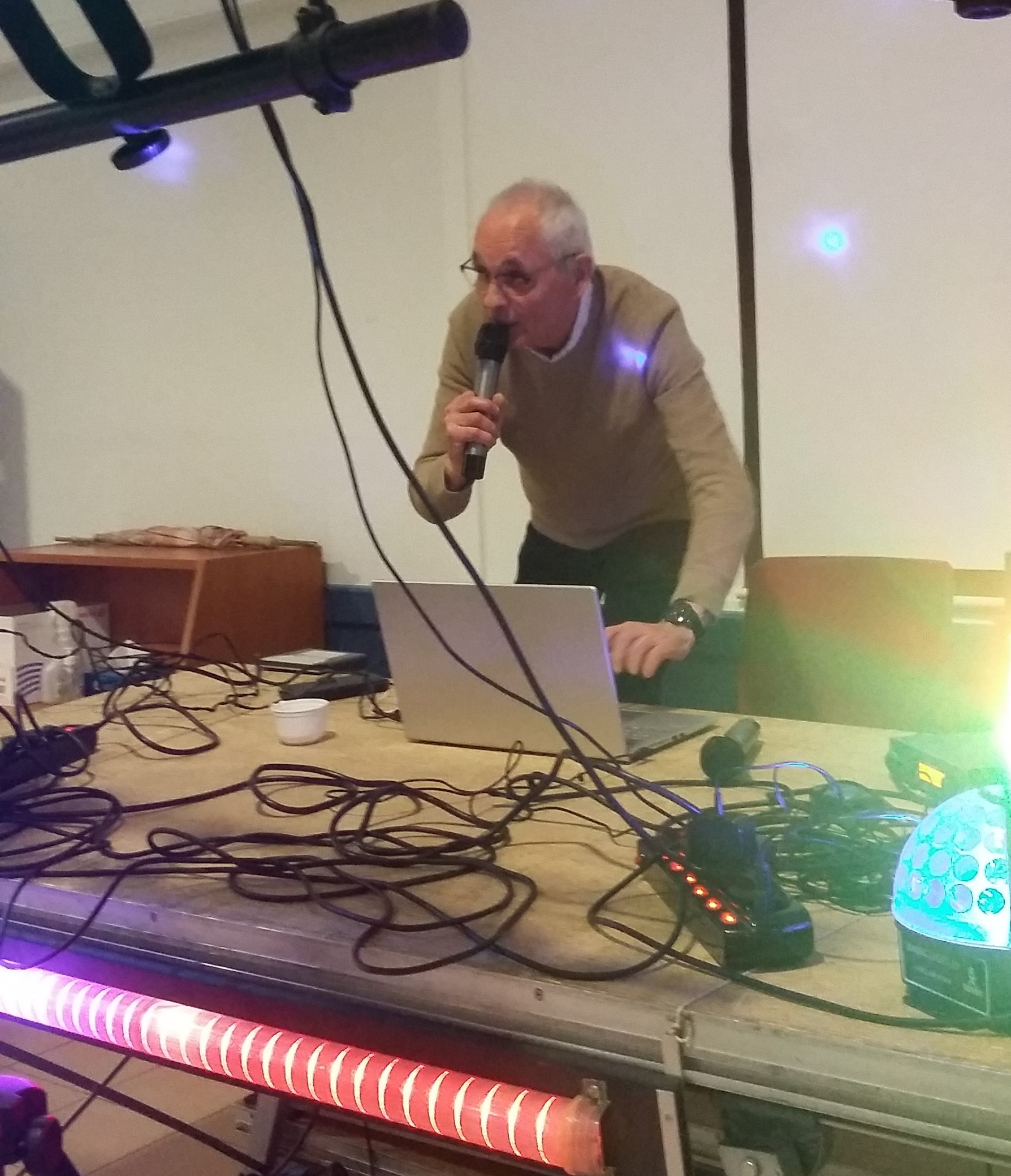 François, le DJ de la soirée crêpes